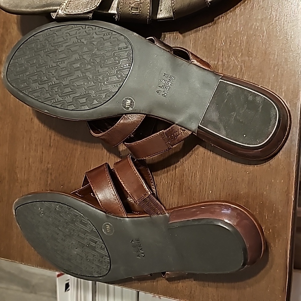 Like new Alex Marie sandles 11M - Picture 4 of 6